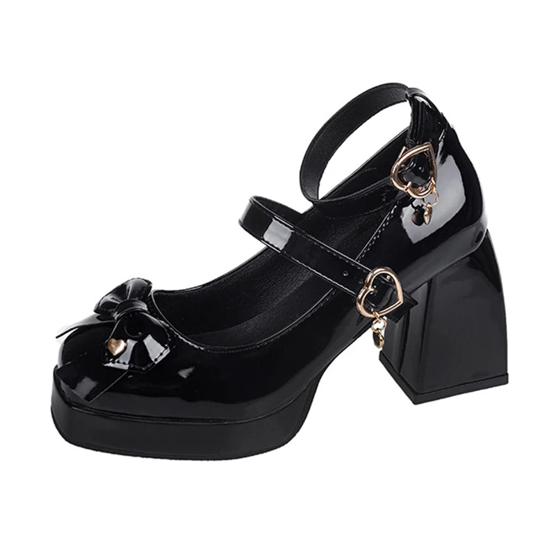 Chaussures Lolita avec Talons Hauts et Boucles Cœur Noir