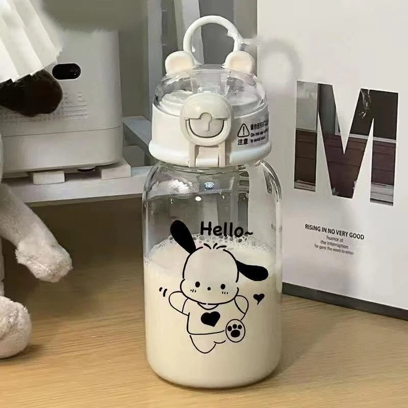 Gourde Kawaii Sanrio - Bouteille Transparente avec Paille 600ML