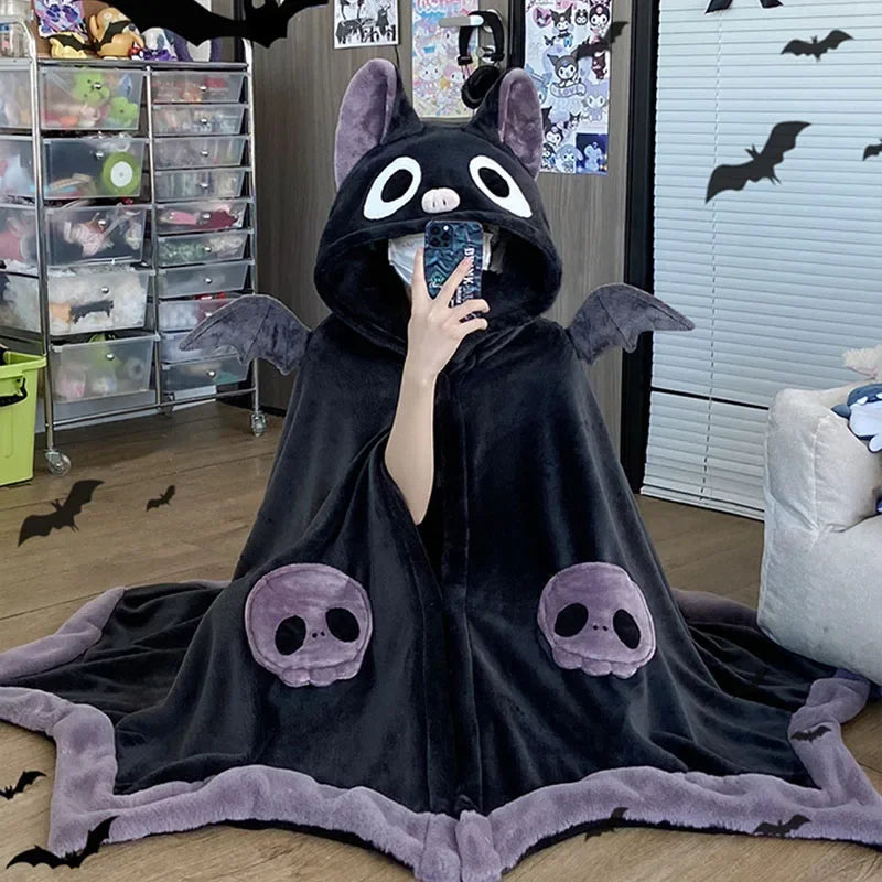 Cape Kawaii Bat en Polaire - Poncho d'Hiver Anime avec Capuche