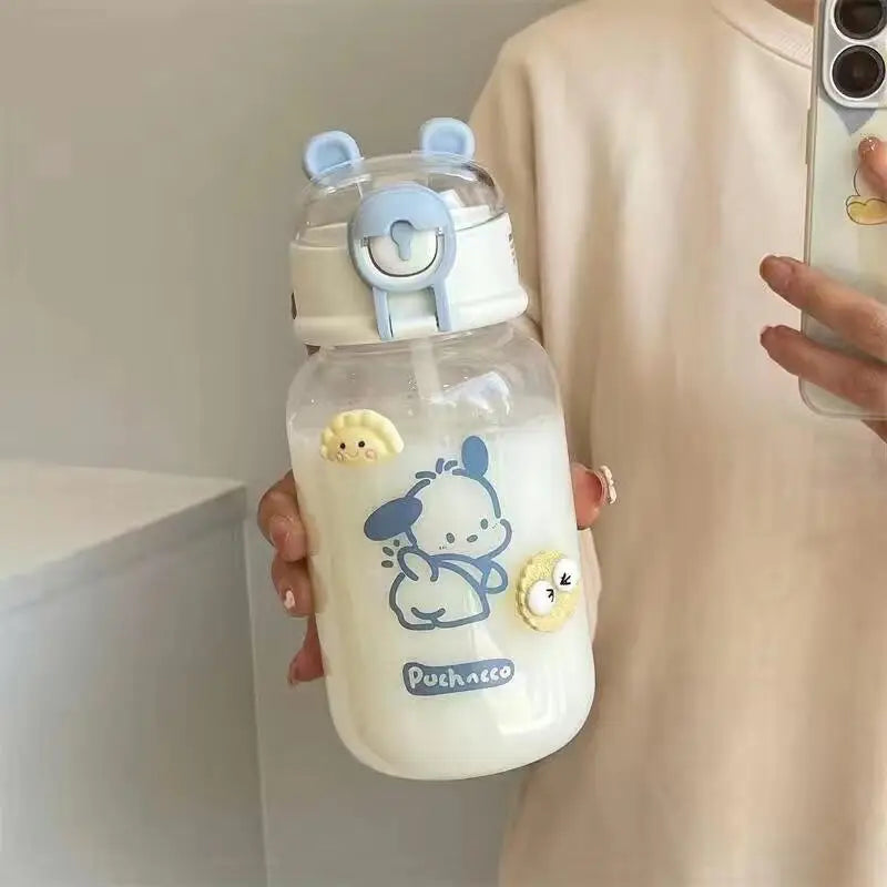 Gourde Kawaii Sanrio - Bouteille Transparente avec Paille 600ML