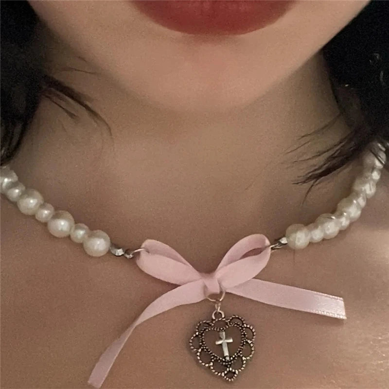 Collier Cœur avec Nœud Rose et Perles, Style Lolita Émo  Univers Kawaii   