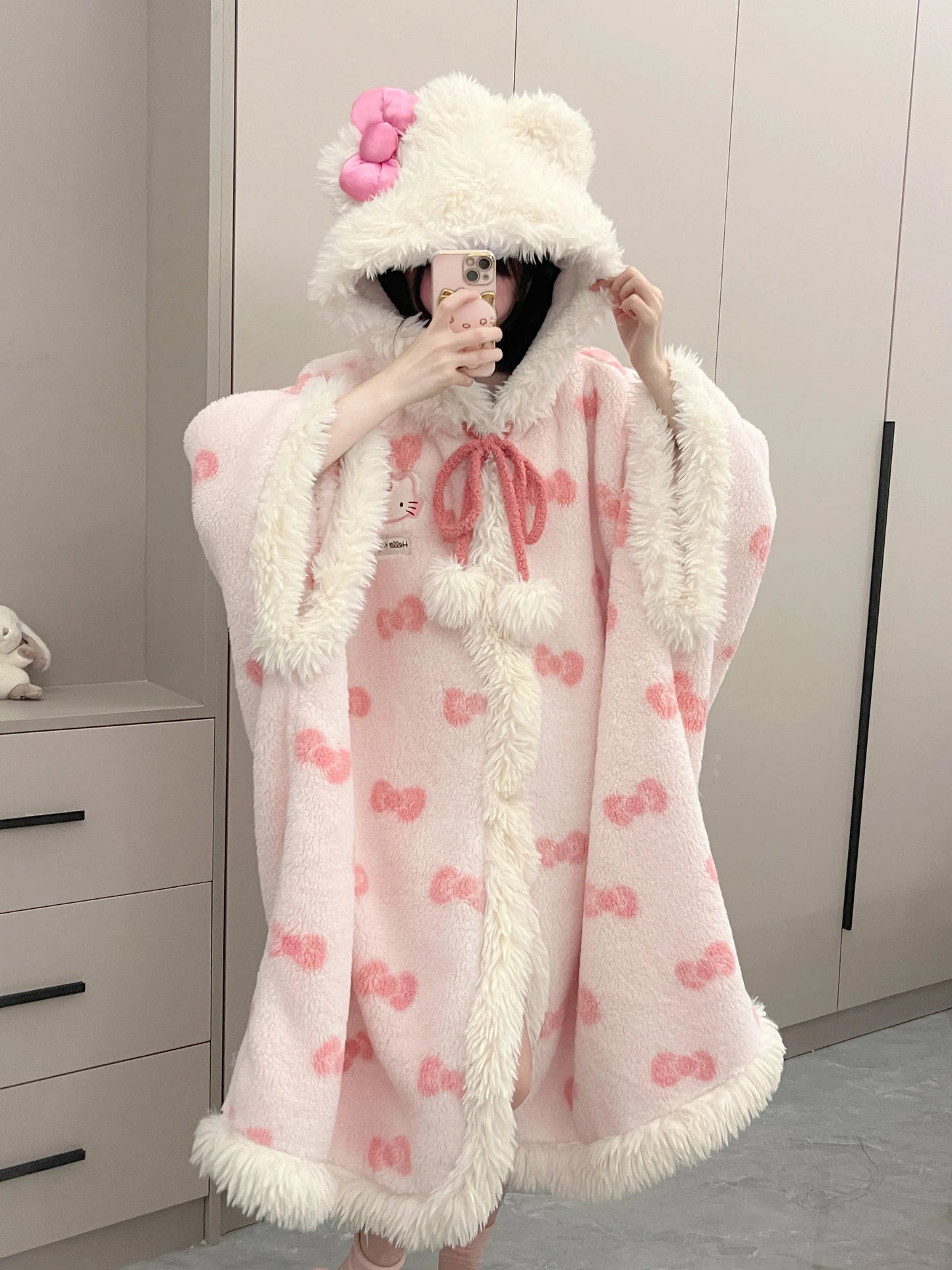 Peignoir Kawaii Hello Kitty en Velours - Doux & Chaud